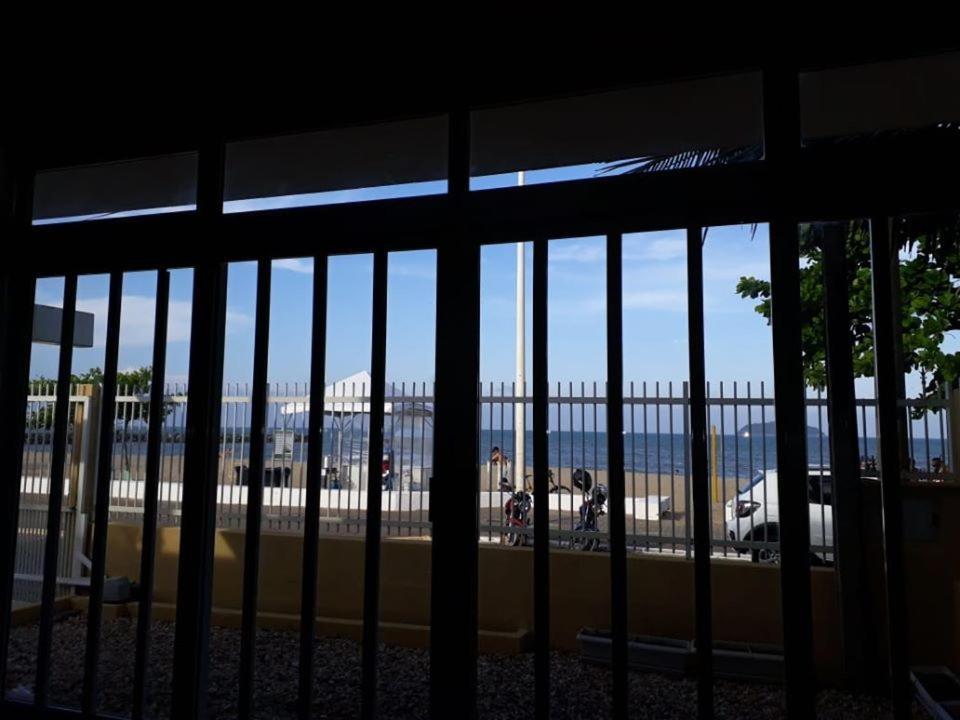 Mansao Ouro Verde Vlc Frente Para O Mar Com Piscina Piçarras Eksteriør bilde