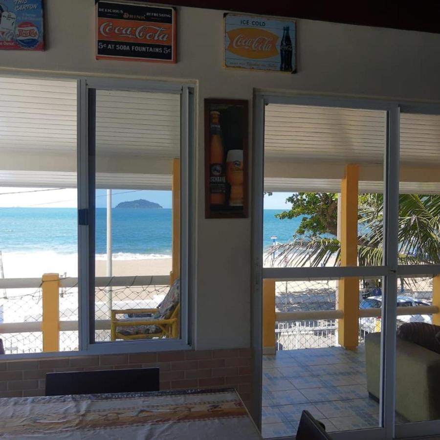 Mansao Ouro Verde Vlc Frente Para O Mar Com Piscina Piçarras Eksteriør bilde